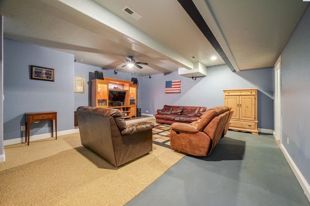 6112 Woodbine Drive, Pasco, WA 99301