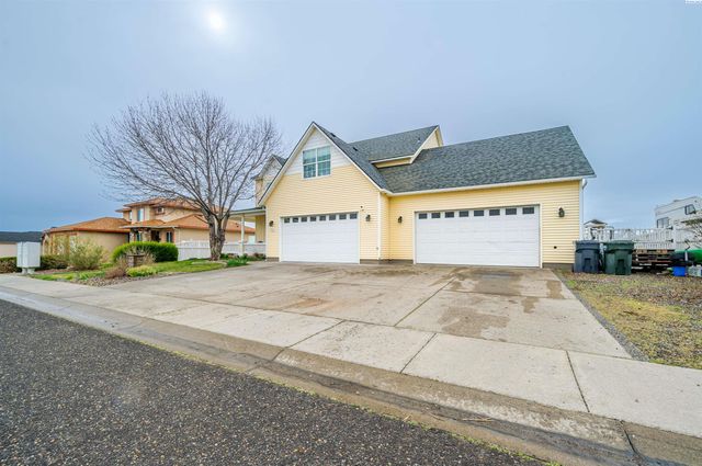 6112 Woodbine Drive, Pasco, WA 99301