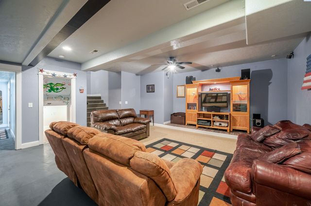 6112 Woodbine Drive, Pasco, WA 99301