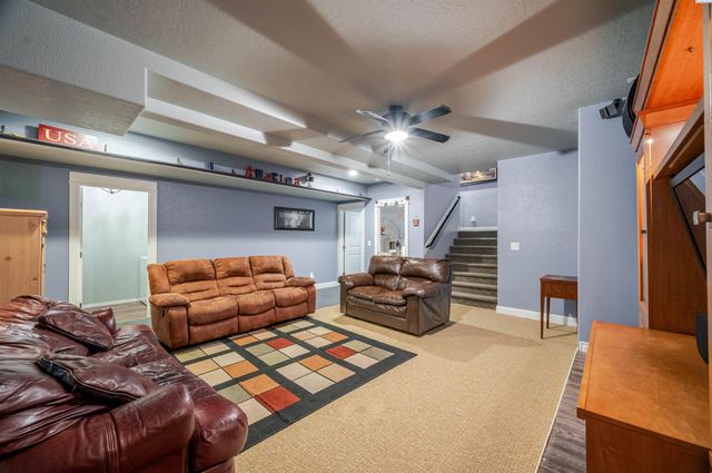 6112 Woodbine Drive, Pasco, WA 99301