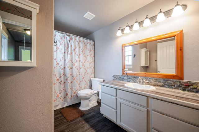 6112 Woodbine Drive, Pasco, WA 99301