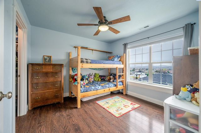 6112 Woodbine Drive, Pasco, WA 99301