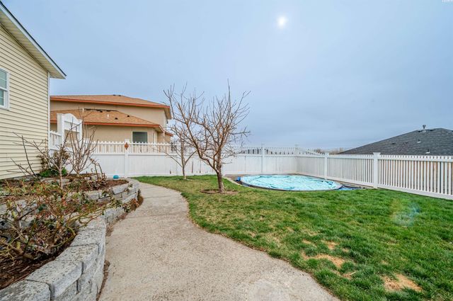 6112 Woodbine Drive, Pasco, WA 99301