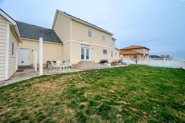 6112 Woodbine Drive, Pasco, WA 99301