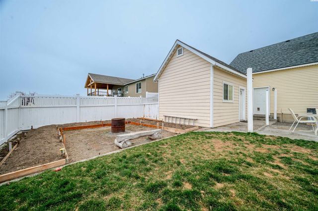 6112 Woodbine Drive, Pasco, WA 99301