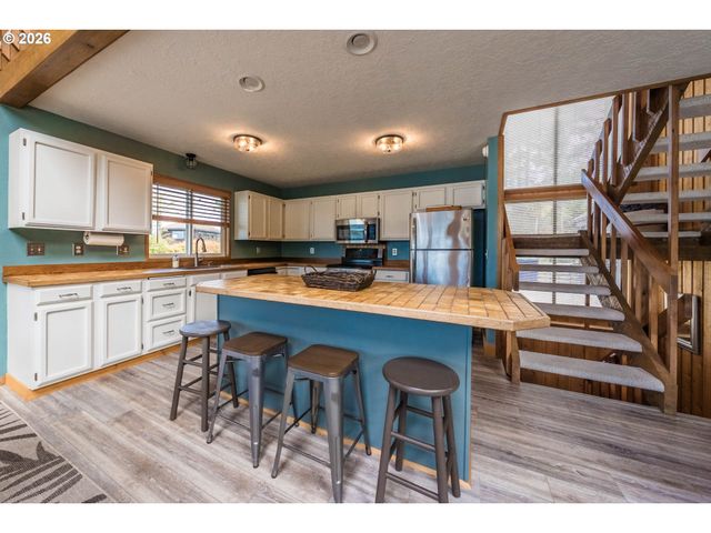 4040 Ne 20TH St, Otis, OR 97368