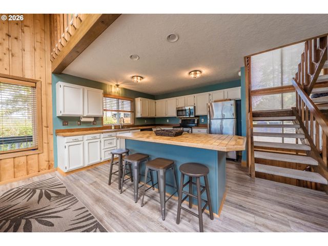 4040 Ne 20TH St, Otis, OR 97368