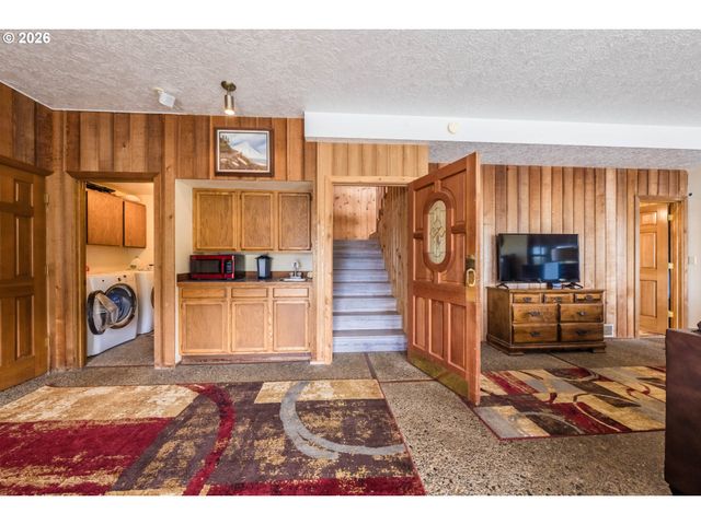 4040 Ne 20TH St, Otis, OR 97368