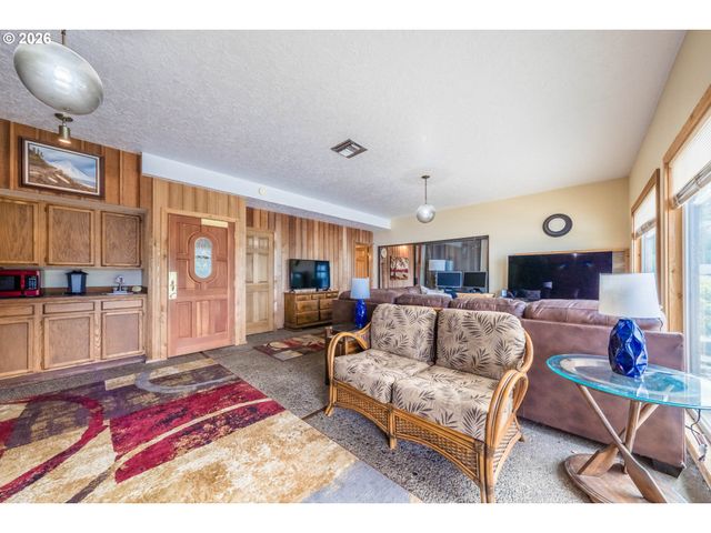 4040 Ne 20TH St, Otis, OR 97368