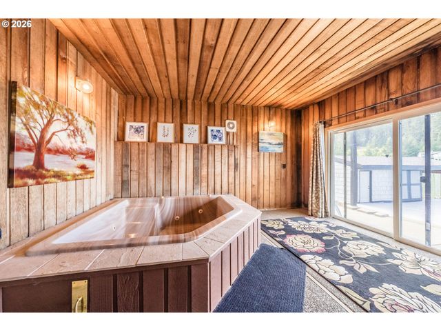 4040 Ne 20TH St, Otis, OR 97368