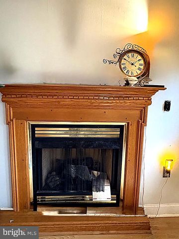 805 CROZIER AVE, National Park, NJ 08063