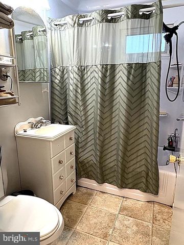 805 CROZIER AVE, National Park, NJ 08063