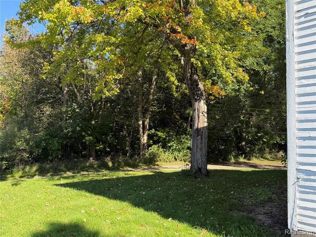 16649 Dixie Highway, Davisburg, MI 48350