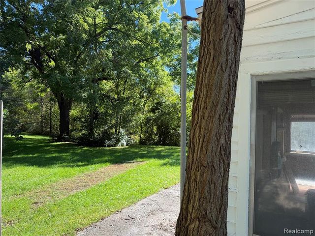 16649 Dixie Highway, Davisburg, MI 48350