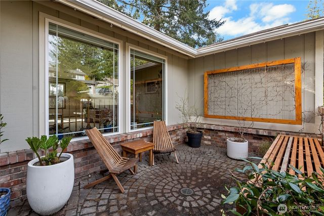 3715 Goldcrest Heights NW, Olympia, WA 98502