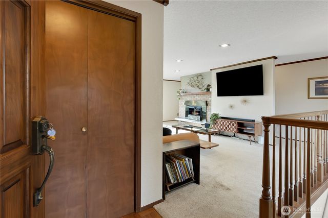 3715 Goldcrest Heights NW, Olympia, WA 98502