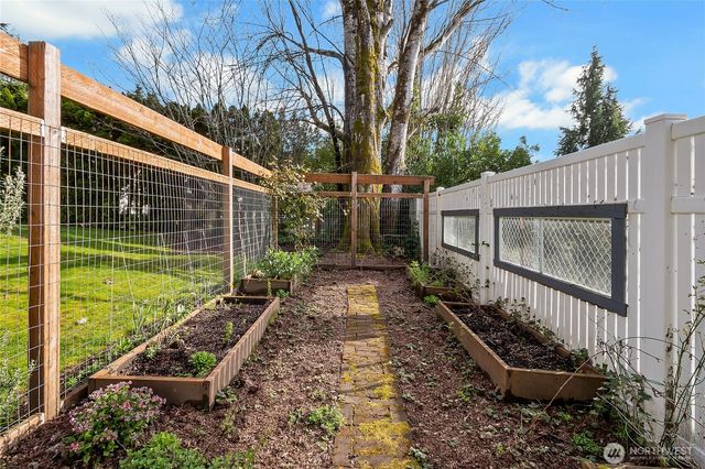 3715 Goldcrest Heights NW, Olympia, WA 98502