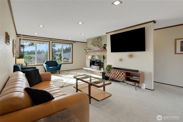 3715 Goldcrest Heights NW, Olympia, WA 98502