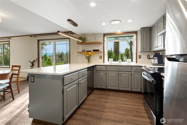 3715 Goldcrest Heights NW, Olympia, WA 98502