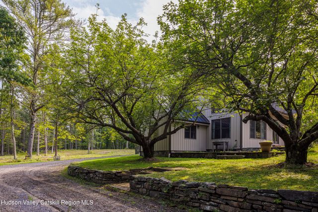 115 Bellwood Lane, Saugerties, NY 12477