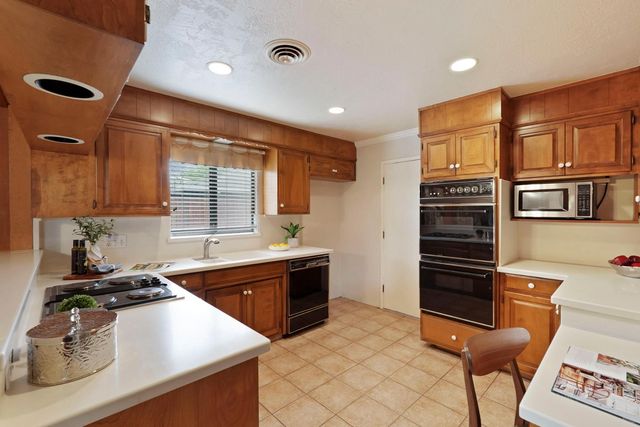 8406 De Anza Ave, Stockton, CA 95209