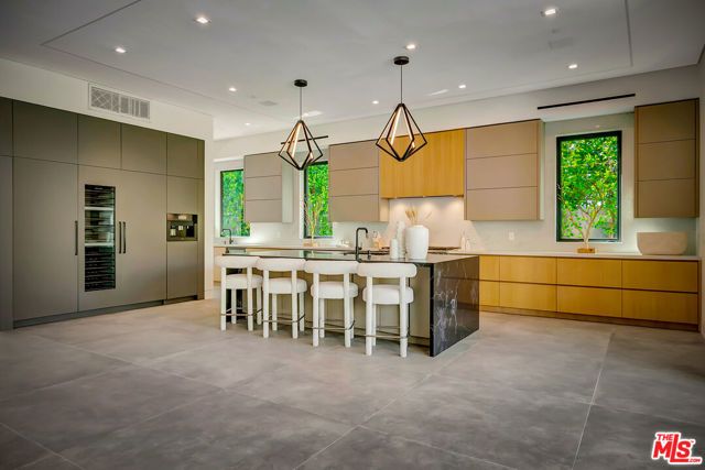 15743 Hesby Street, Encino (los Angeles), CA 91436