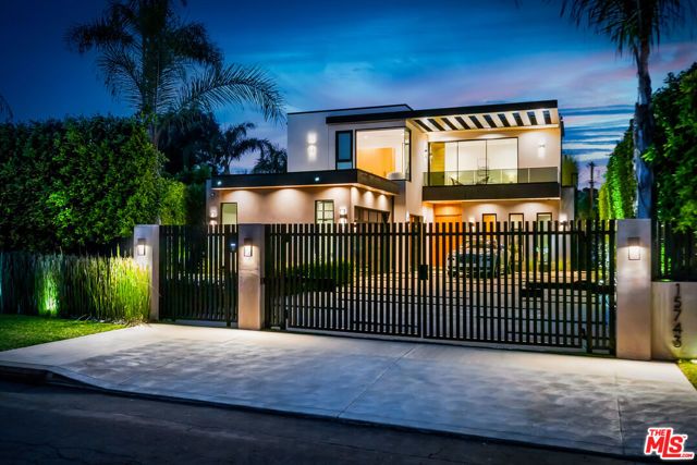 15743 Hesby Street, Encino (los Angeles), CA 91436