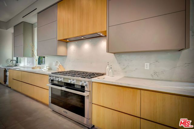 15743 Hesby Street, Encino (los Angeles), CA 91436