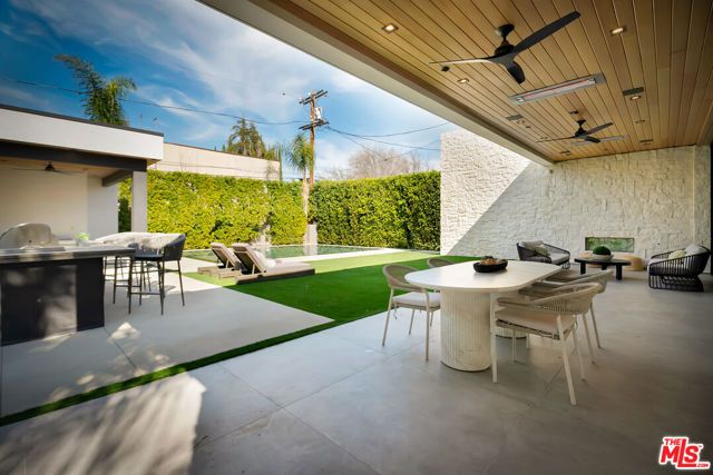 15743 Hesby Street, Encino (los Angeles), CA 91436