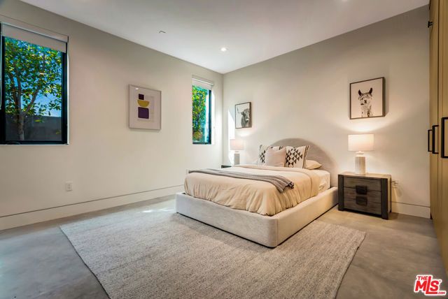 15743 Hesby Street, Encino (los Angeles), CA 91436