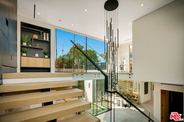 15743 Hesby Street, Encino (los Angeles), CA 91436