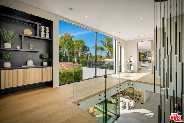 15743 Hesby Street, Encino (los Angeles), CA 91436