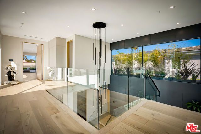 15743 Hesby Street, Encino (los Angeles), CA 91436