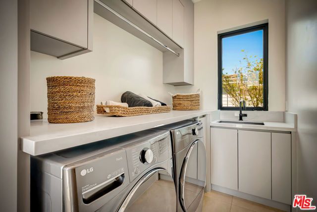 15743 Hesby Street, Encino (los Angeles), CA 91436