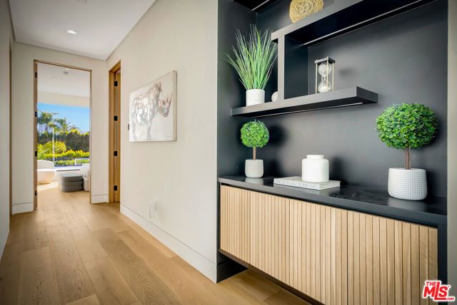 15743 Hesby Street, Encino (los Angeles), CA 91436