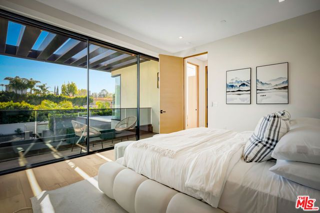 15743 Hesby Street, Encino (los Angeles), CA 91436