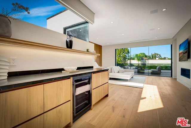 15743 Hesby Street, Encino (los Angeles), CA 91436