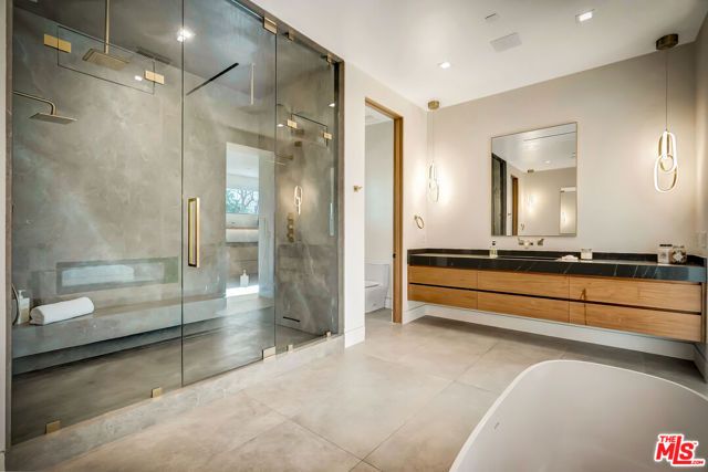 15743 Hesby Street, Encino (los Angeles), CA 91436