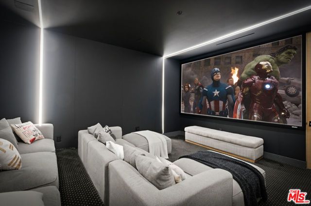 15743 Hesby Street, Encino (los Angeles), CA 91436