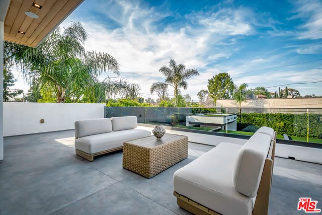 15743 Hesby Street, Encino (los Angeles), CA 91436