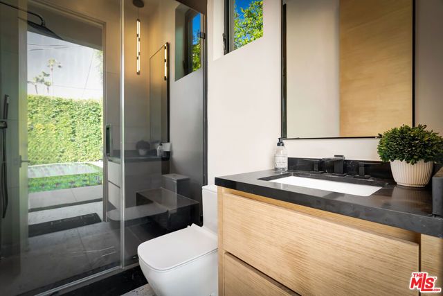 15743 Hesby Street, Encino (los Angeles), CA 91436