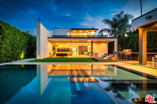 15743 Hesby Street, Encino (los Angeles), CA 91436