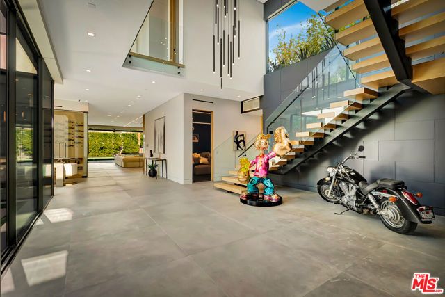 15743 Hesby Street, Encino (los Angeles), CA 91436