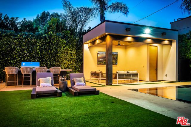 15743 Hesby Street, Encino (los Angeles), CA 91436