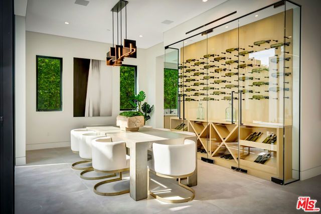 15743 Hesby Street, Encino (los Angeles), CA 91436