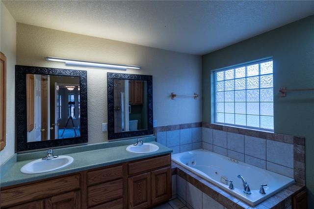 7 W Northaven Street, Farmington, AR 72730