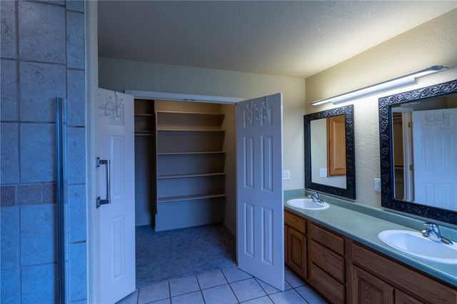 7 W Northaven Street, Farmington, AR 72730