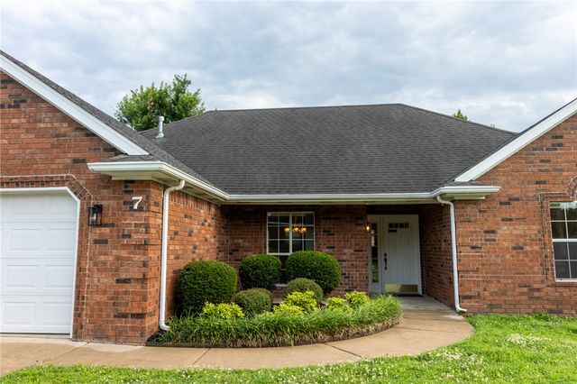 7 W Northaven Street, Farmington, AR 72730