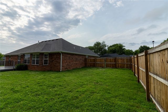 7 W Northaven Street, Farmington, AR 72730
