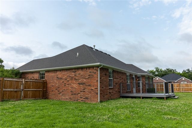 7 W Northaven Street, Farmington, AR 72730